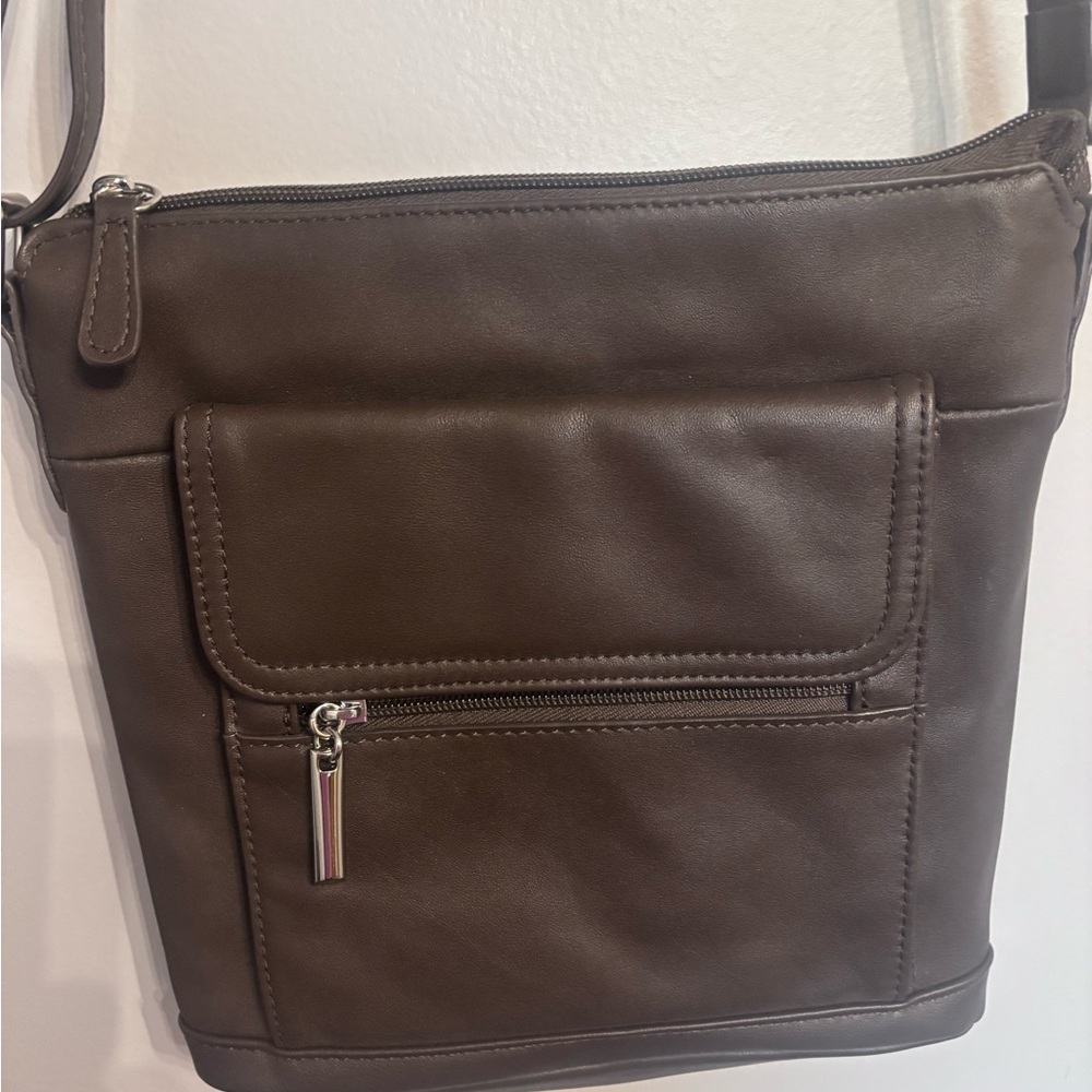 Womens Brown Leather Crossbody Bag - Classic Everyday Carry